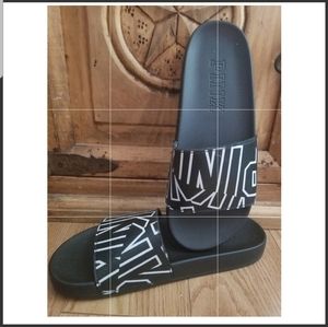 VS Pink Slip Ons - Sz 7/8